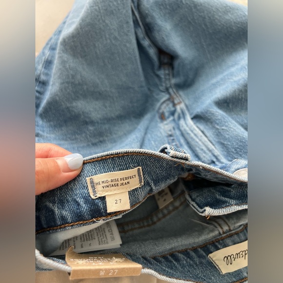 💙 Mid-Rise Perfect Vintage Jean in Enmore Wash - Picture 5 of 5